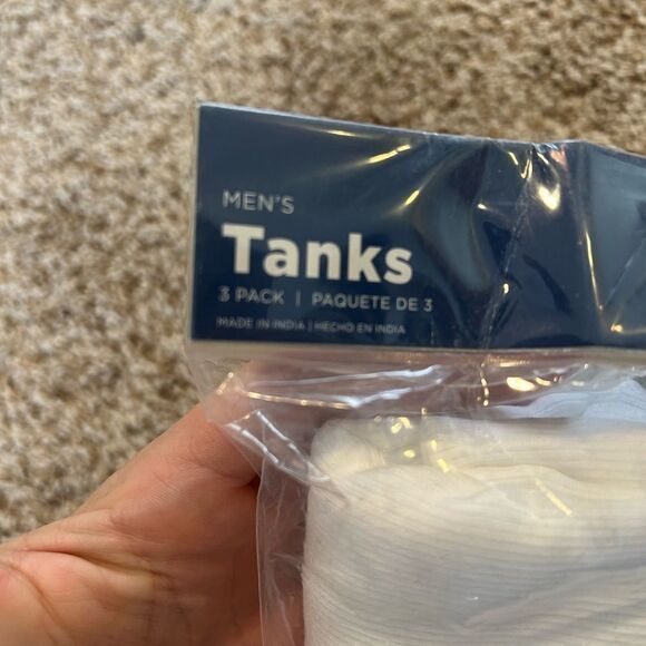 Old Navy Men's M Multicolor Go-Dry Soft-Washed Tank Tops 3 Pack - Picture 5 of 7